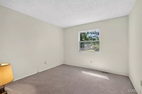 Bedroom - 1261 Jade Wind Cir, Ballwin, MO 63011 photo 3 of 9