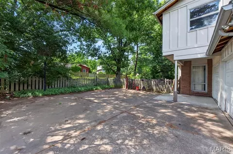 Exterior - 1261 Jade Wind Cir, Ballwin, MO 63011 photo 3 of 4