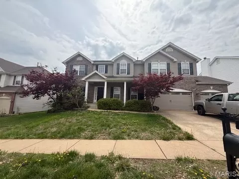 4398 Ventura Place Dr, Saint Louis, MO 63128