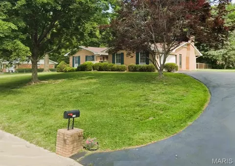 6209 Heritage Station Rd, Belleville, IL 62223