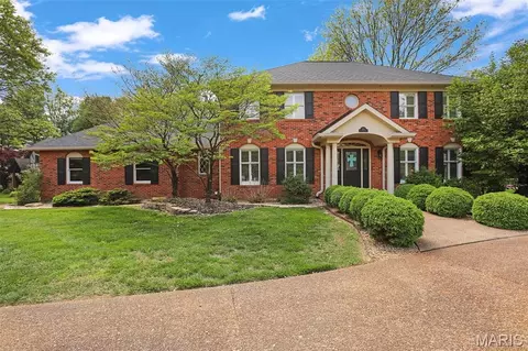 6 Pinebrook Ct, Edwardsville, IL 62025