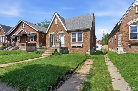 6415 Blow St, Saint Louis, MO 63109