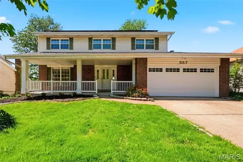 557 May Valley Dr, Fenton, MO 63026