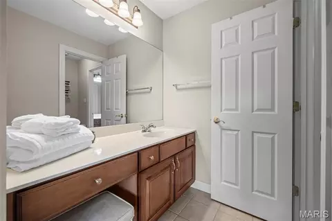 Bath - 308 Barn Side Ln, Eureka, MO 63025 photo 5 of 7