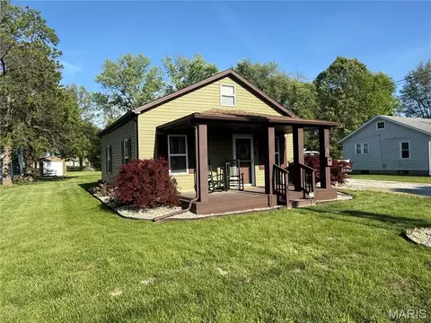 33 S Williams St, Cottage Hills, IL 62018