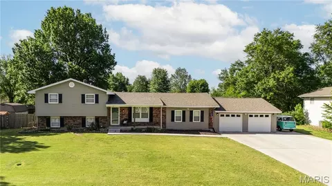 113 Holmes Dr, Sikeston, MO 63801