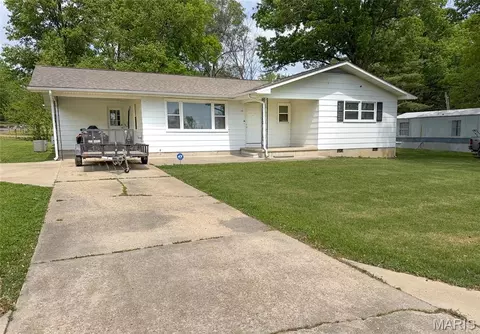 130 Hunt St, Dexter, MO 63841