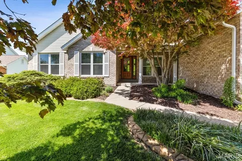 30 Richland Ct, Saint Charles, MO 63304