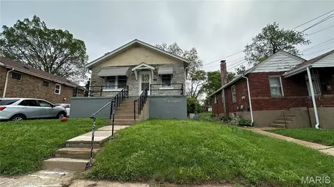 3120 Maybelle Dr, Normandy, MO 63121