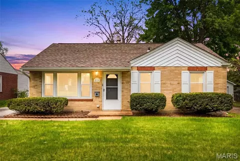 4325 Saint Dominic Ln, Saint Ann, MO 63074