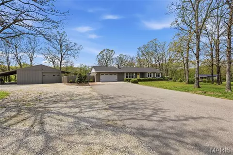 13214 E State Hwy 8, Mineral Point, MO 63660