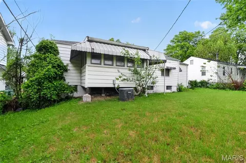 1128 Bliss Dr, Saint Louis, MO 63137