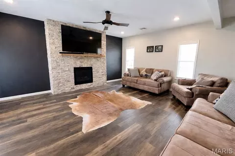 Other - 310 E Texas Ave, Sandoval, IL 62882 photo 2 of 10