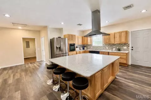 Kitchen - 310 E Texas Ave, Sandoval, IL 62882 photo 1 of 2