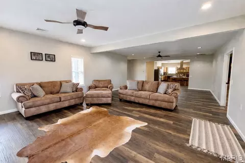 Other - 310 E Texas Ave, Sandoval, IL 62882 photo 3 of 10
