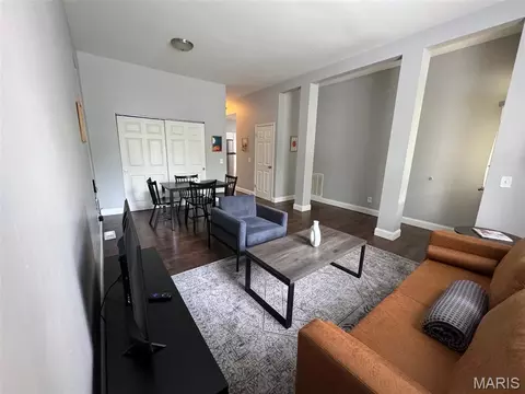 3824 Folsom Ave, Saint Louis, MO 63110