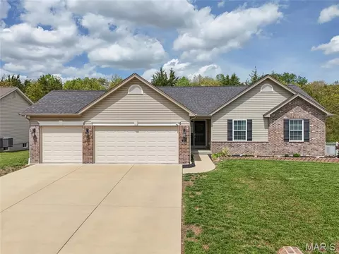 121 Bryan Ridge Dr, Wright City, MO 63390