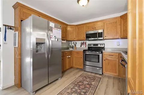 Kitchen - 24441 Trolley Ln, Saint Robert, MO 65584 photo 3 of 3