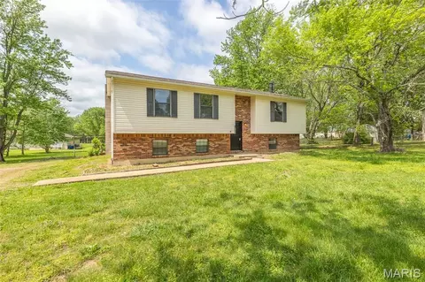 5503 Misty Dr, Poplar Bluff, MO 63901
