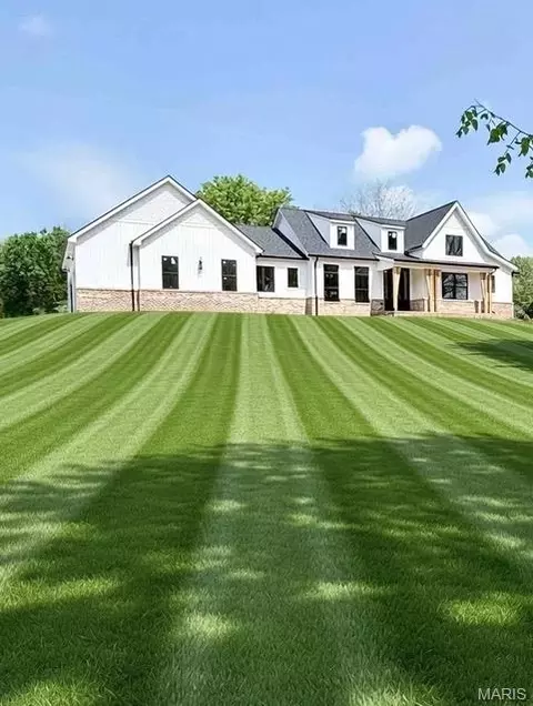 169 Gall Rd, Columbia, IL 62236