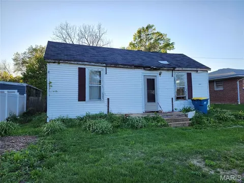 3212 Alby St, Alton, IL 62002