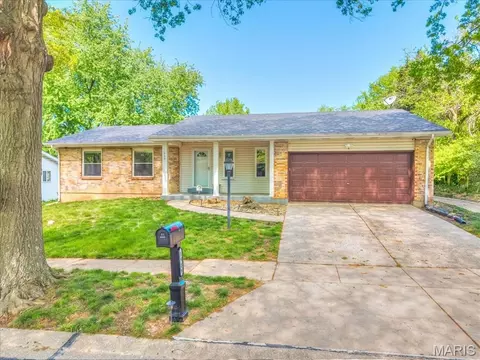 1909 Lakeheights Ln, Spanish Lake, MO 63138