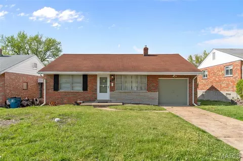 9213 Ranch Meadows Dr, Saint Louis, MO 63136