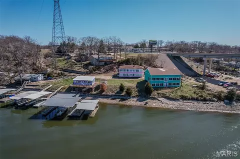 88 Accurate Ave, Sunrise Beach, MO 65079