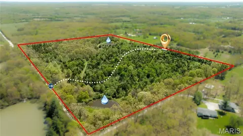 50 Hawkeye Dr, Hawk Point, MO 63349