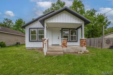 669 Bennett St, Lebanon, MO 65536