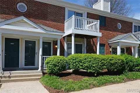 9163 Robin Ct, Saint Louis, MO 63144