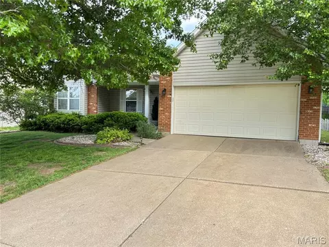 10 President Dr, O'fallon, MO 63368