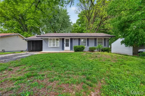 1927 Hudson Rd, Saint Louis, MO 63136
