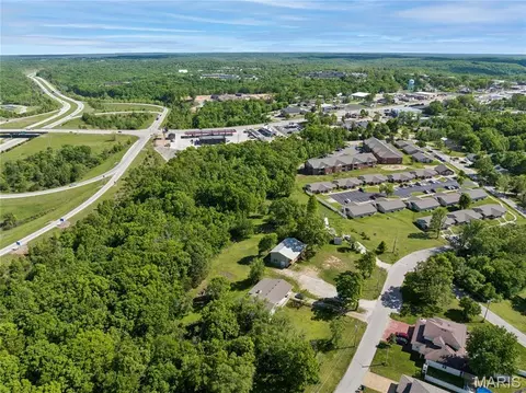 View/Area - 324 Third St, Camdenton, MO 65020 photo 2 of 4