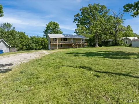 Exterior - 324 Third St, Camdenton, MO 65020 photo 4 of 9
