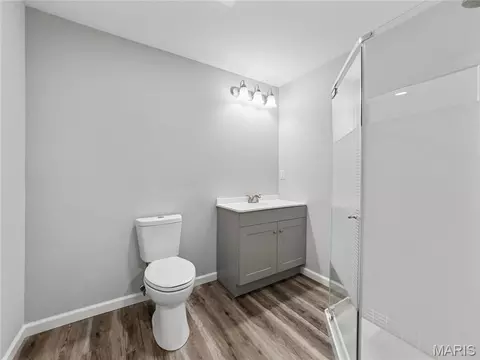 Bath - 324 Third St, Camdenton, MO 65020 photo 4 of 4