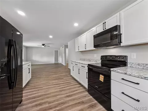 Kitchen - 324 Third St, Camdenton, MO 65020 photo 3 of 6