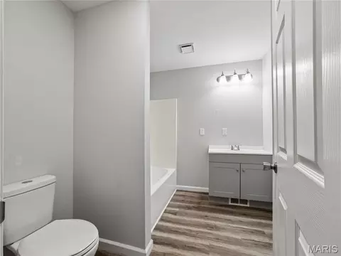 Bath - 324 Third St, Camdenton, MO 65020 photo 2 of 4