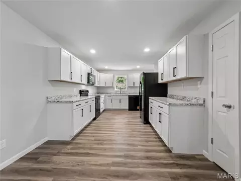 Entry Way - 324 Third St, Camdenton, MO 65020 photo 1 of 4