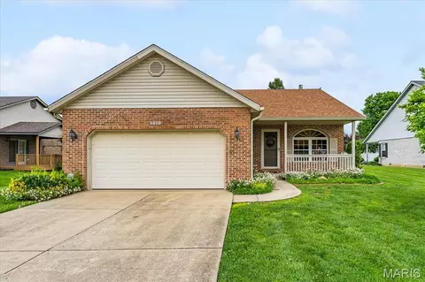 2245 Wellington Dr, Belleville, IL 62221