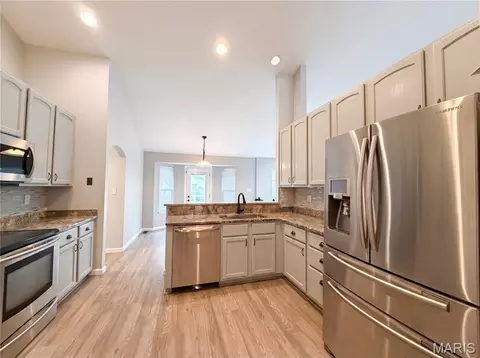 Kitchen - 16802 Enderbush Ln, Eureka, MO 63025 photo 1 of 2
