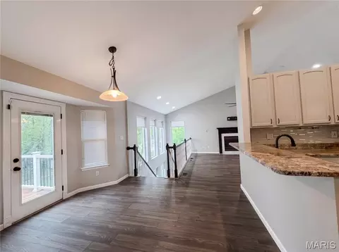 Entry Way - 16802 Enderbush Ln, Eureka, MO 63025 photo 2 of 3