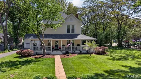 108 N Old Orchard Ave, Webster Groves, MO 63119