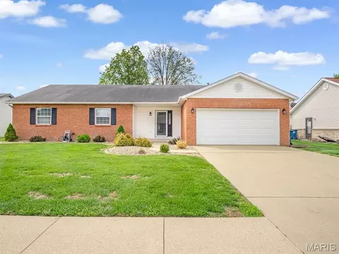 837 Kendra Ann Dr, Swansea, IL 62226