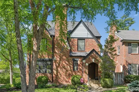 7851 Cornell Ave, University City, MO 63130