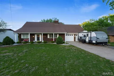 312 Cathy Dr, Jackson, MO 63755