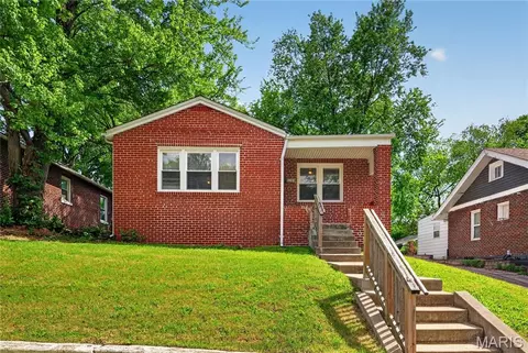 8244 Monroe Ave, Saint Louis, MO 63114