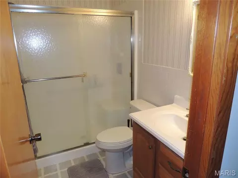 Bath - 110 Trail Ave, Troy, MO 63379 photo 1 of 1