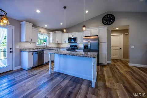 Kitchen - 829 N Lacey St, Jackson, MO 63755 photo 1 of 4