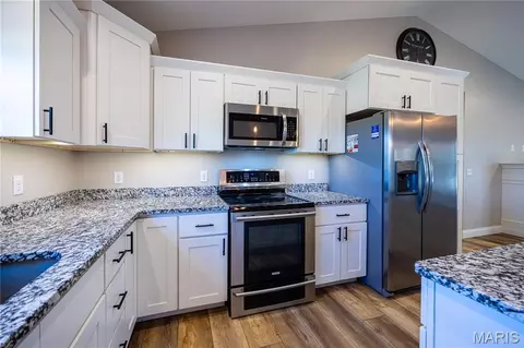 Kitchen - 829 N Lacey St, Jackson, MO 63755 photo 2 of 4